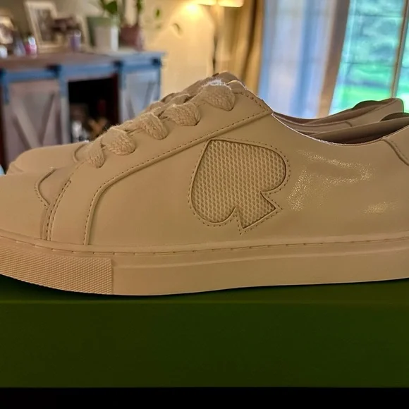New in Box ♠️ Kate Spade FEZ sneakers - white leather - women's size 7.5 ♠️ - Picture 2 of 7